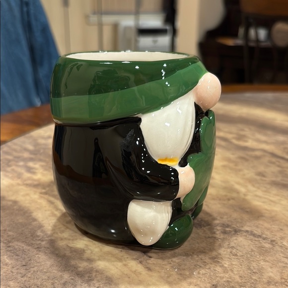 Gnome with Shamrock Mug 
Adorable Irish Accent 
Excellent Condition - Picture 7 of 9